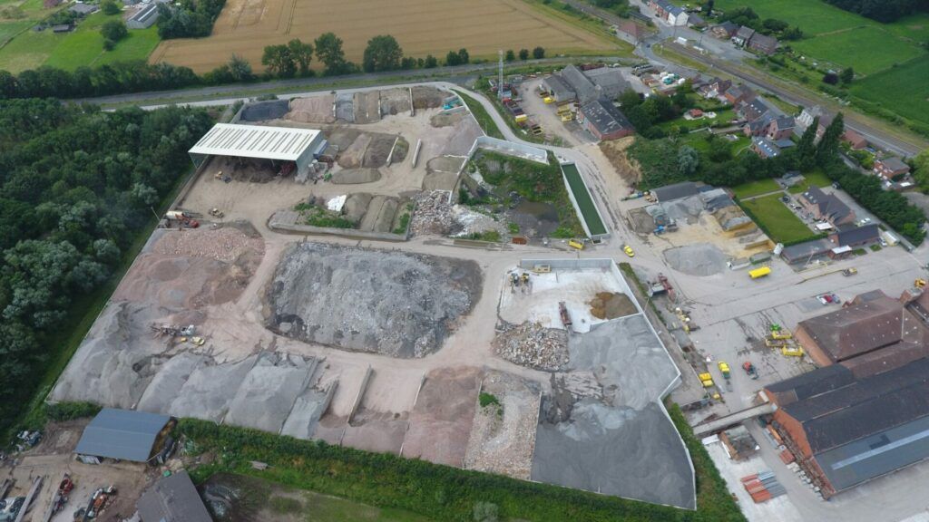 recytour inert afval recycling site drone view